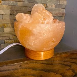 Crystal salt lamp
